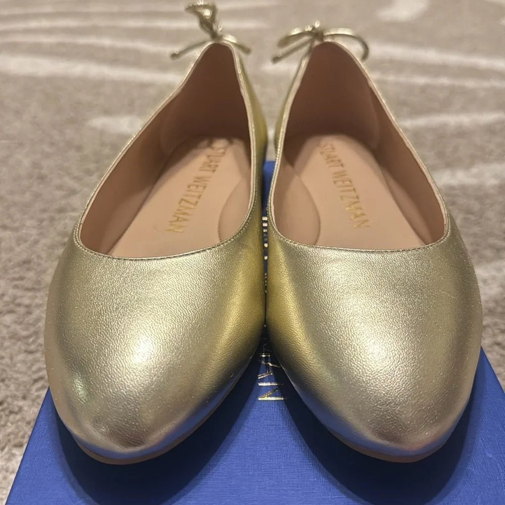 Stuart weitzman, tieback flat gold color, US 9
